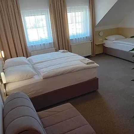Hotel U Budvaru